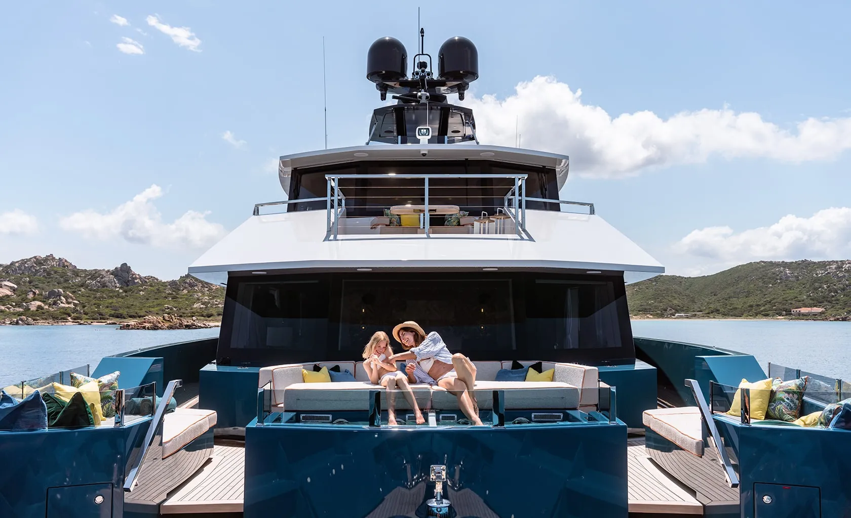 KING BENJI Bow deck