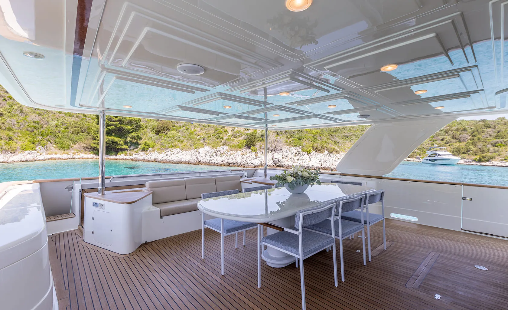 KLOBUK Aft deck