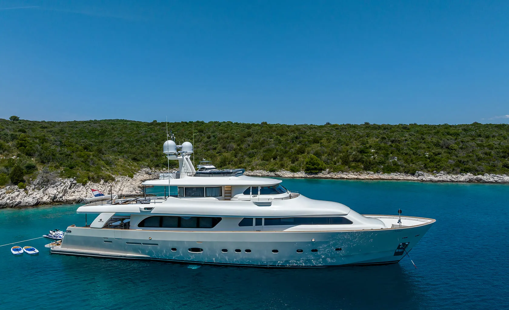 KLOBUK Anchored