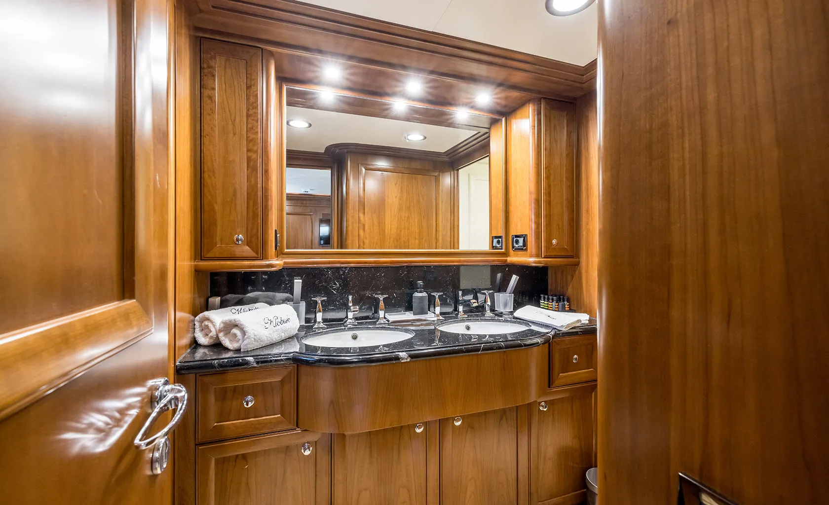 KLOBUK Ensuite VIP stateroom