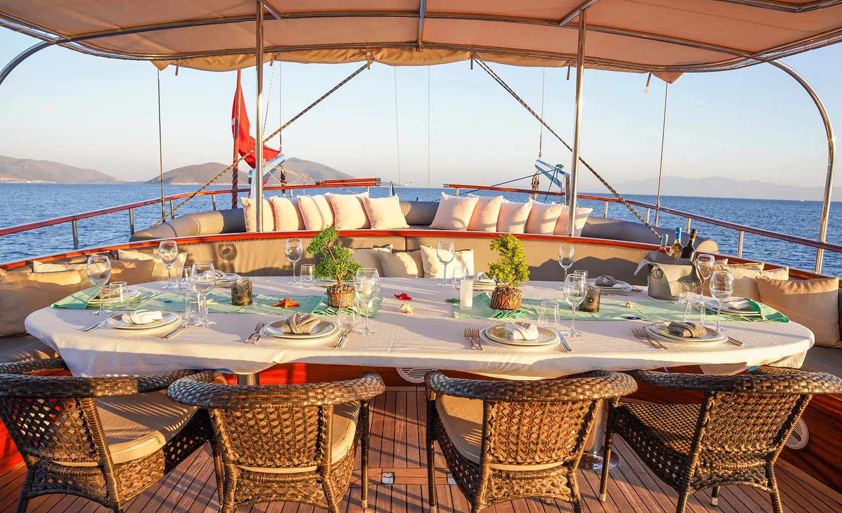 LA BELLA VITA Aft deck