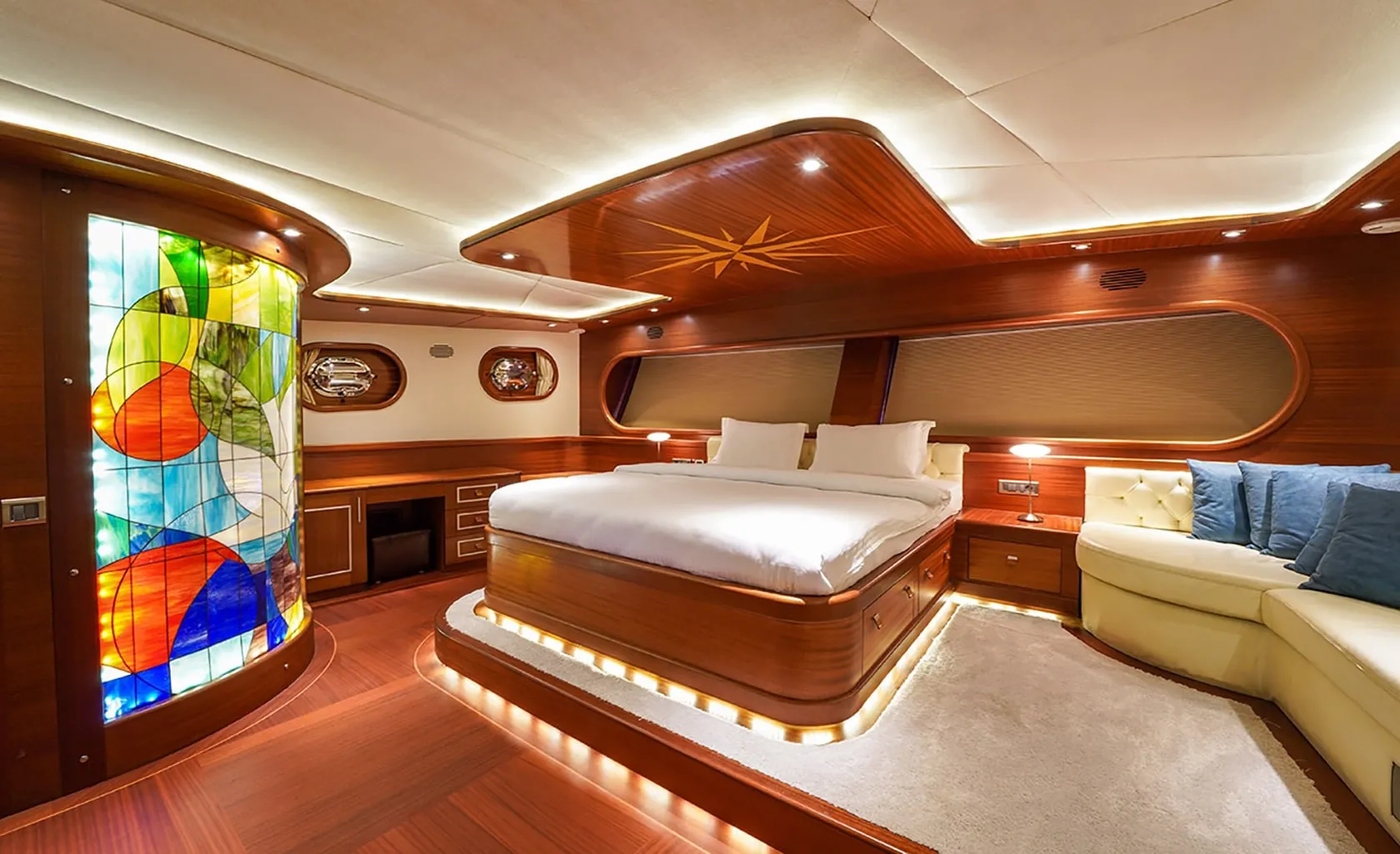 LA BELLA VITA Master cabin