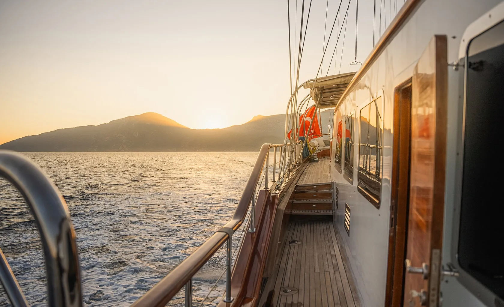 LA BELLA VITA Side deck