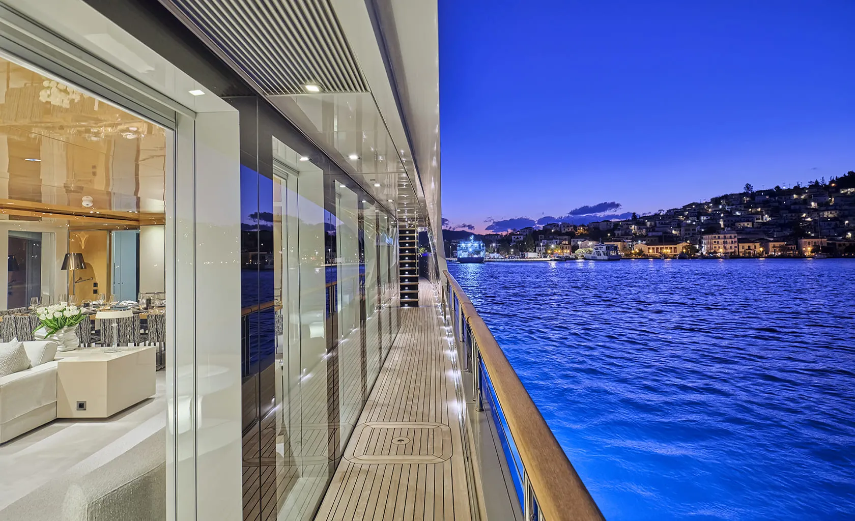 LA PELLEGRINA 1 Side deck