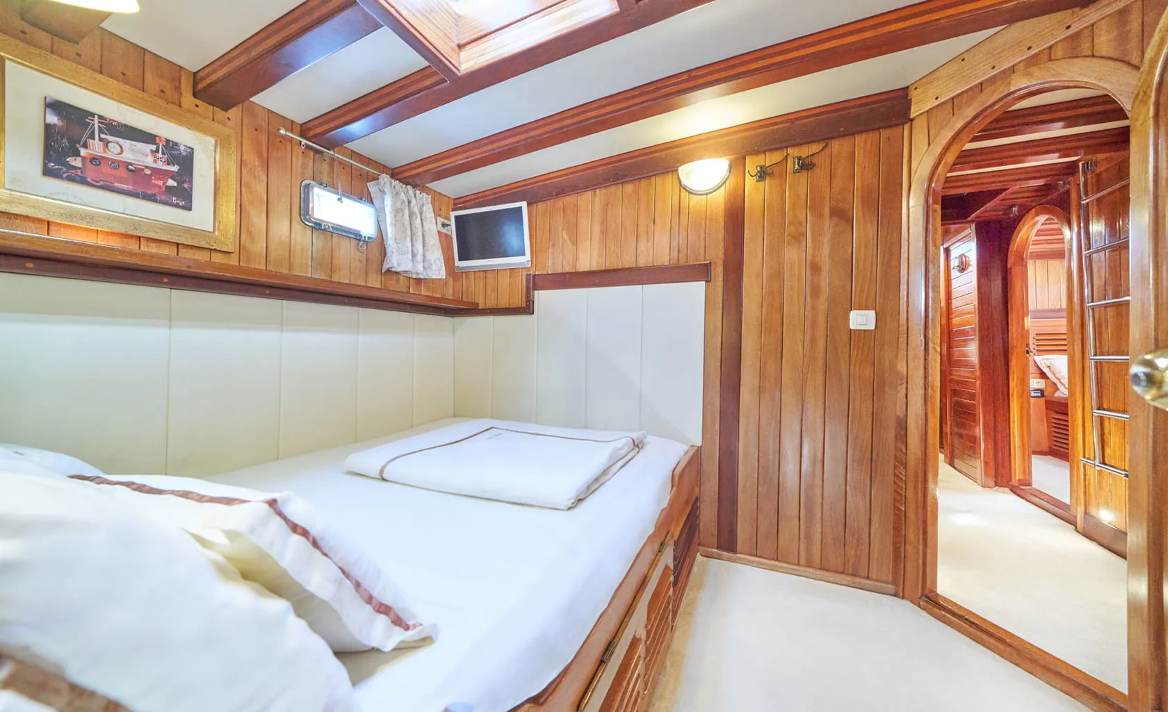 LIBRA Master cabin