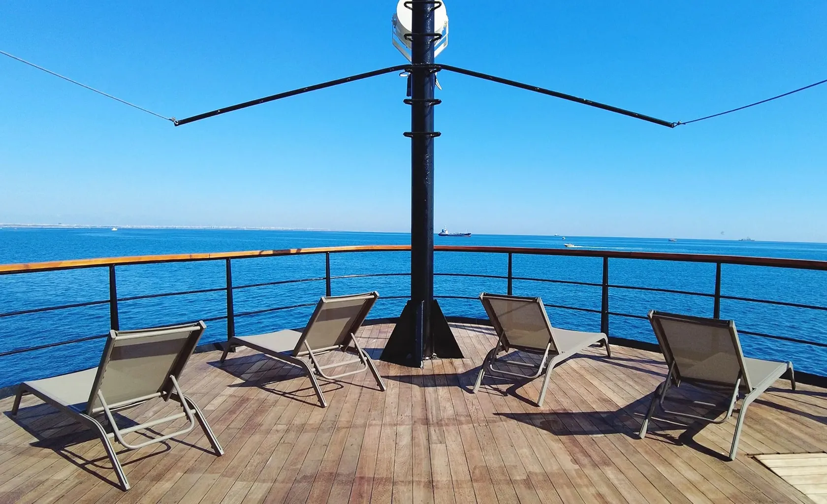 LIMITLESS Sun loungers