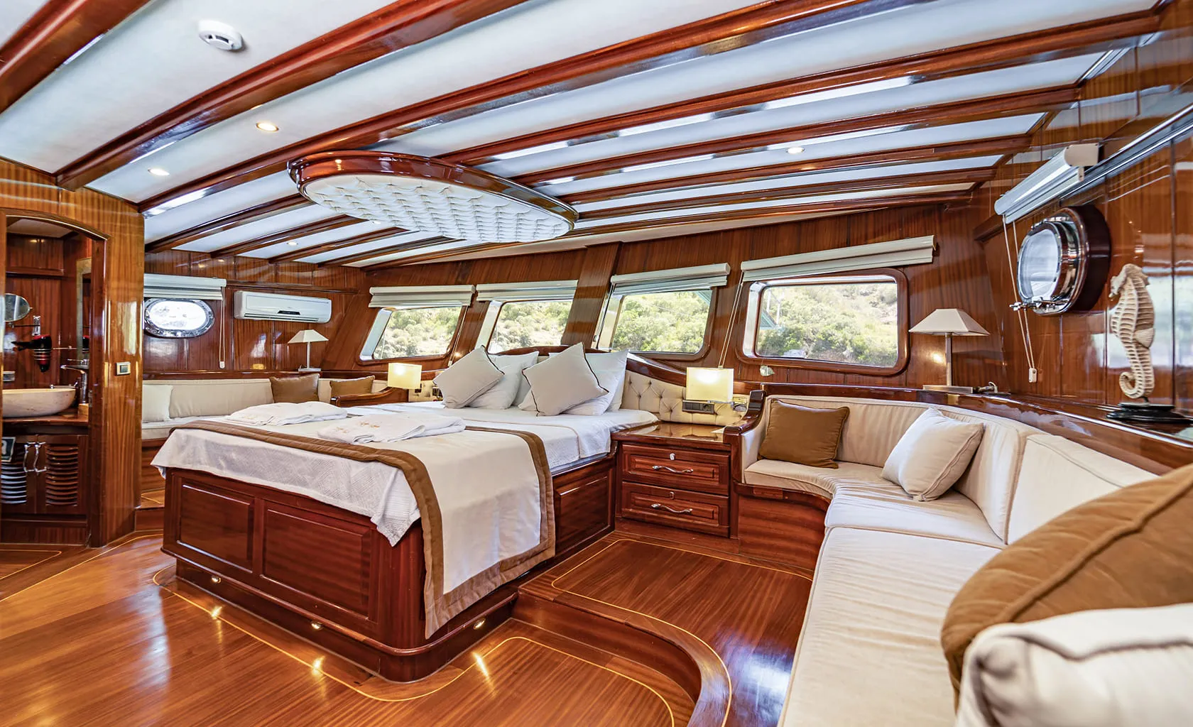 LYCIAN QUEEN Master cabin