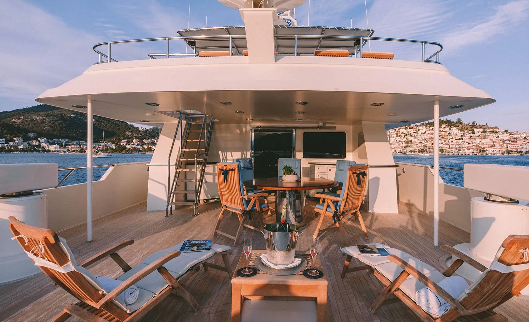 MAGIX Upper Deck Aft
