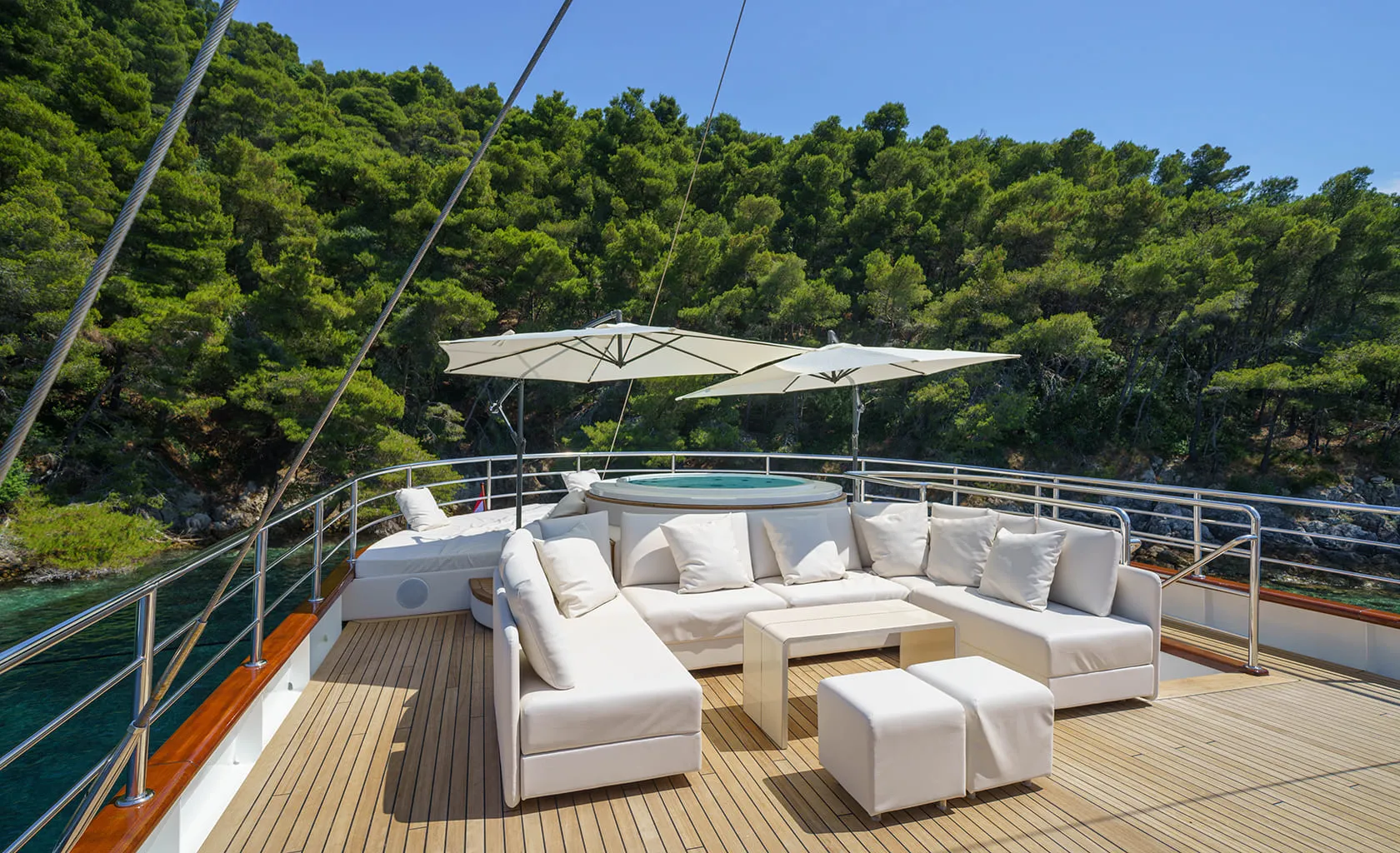 MAIA Lounge area