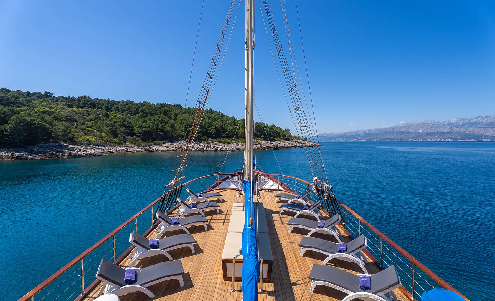 MENDULA Sun deck