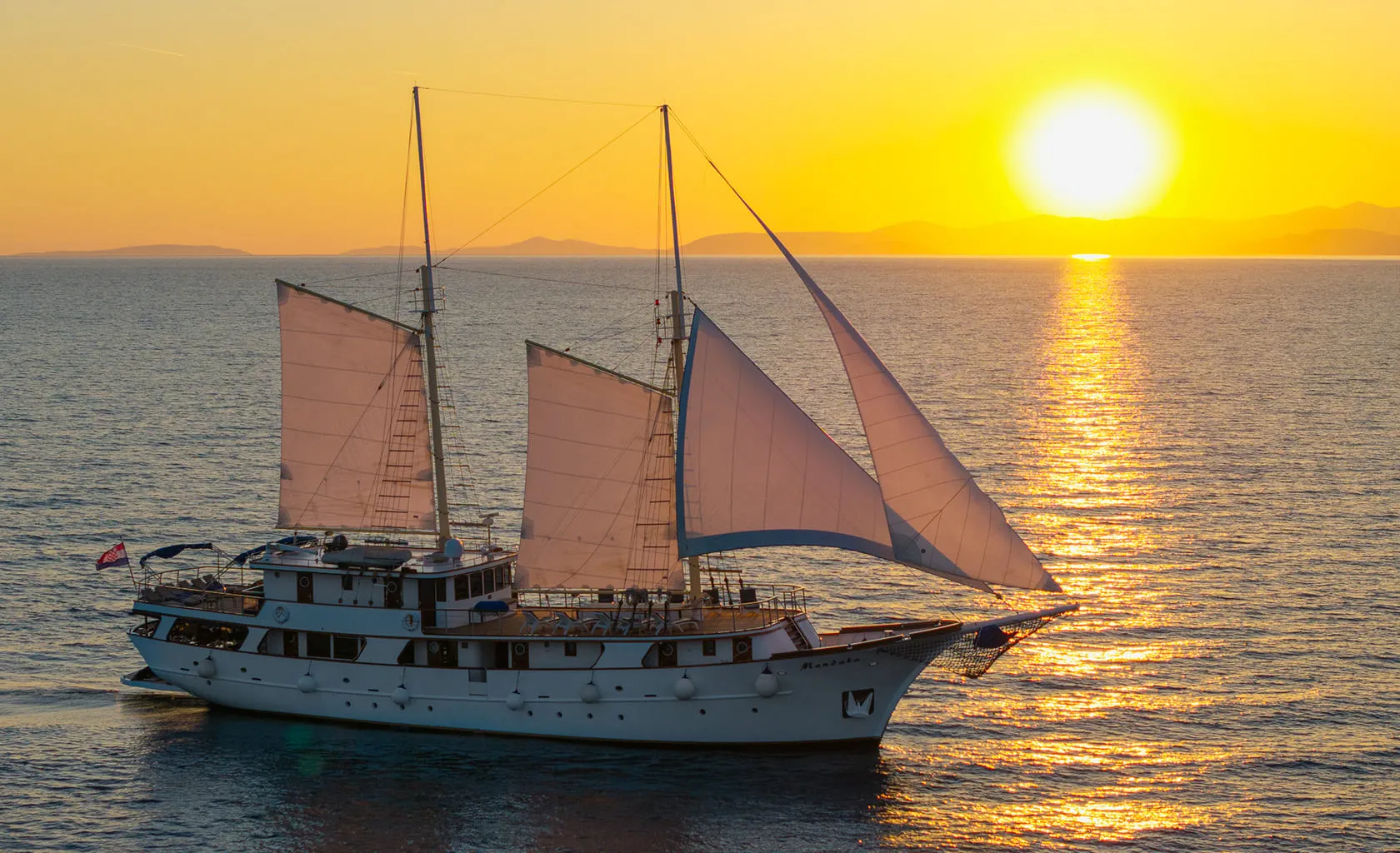MENDULA Sunset