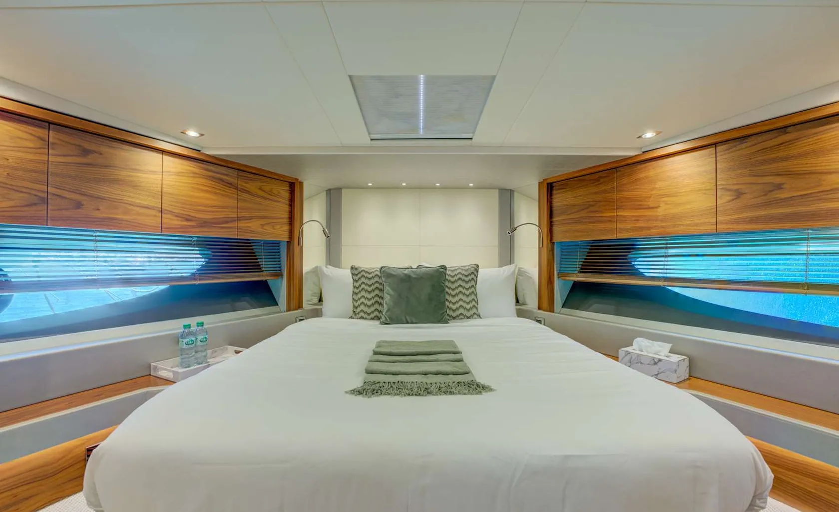 MIKEL ANGELO Double cabin