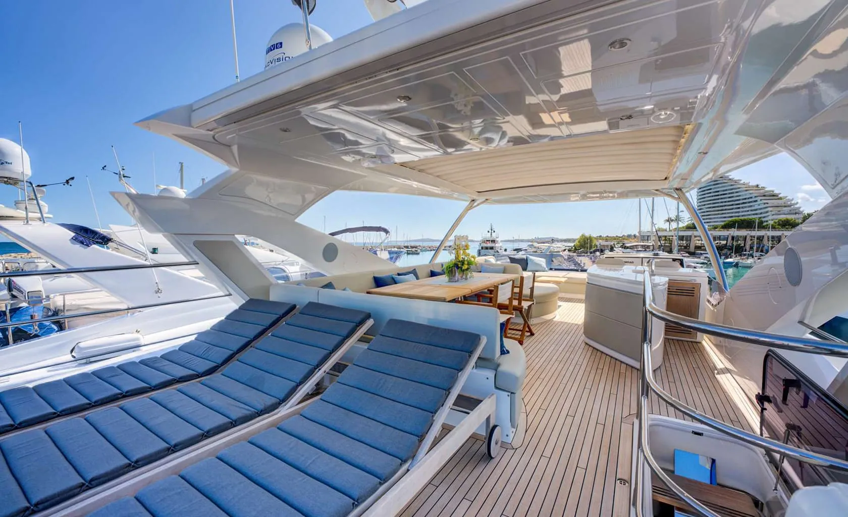 MIKEL ANGELO Flybridge