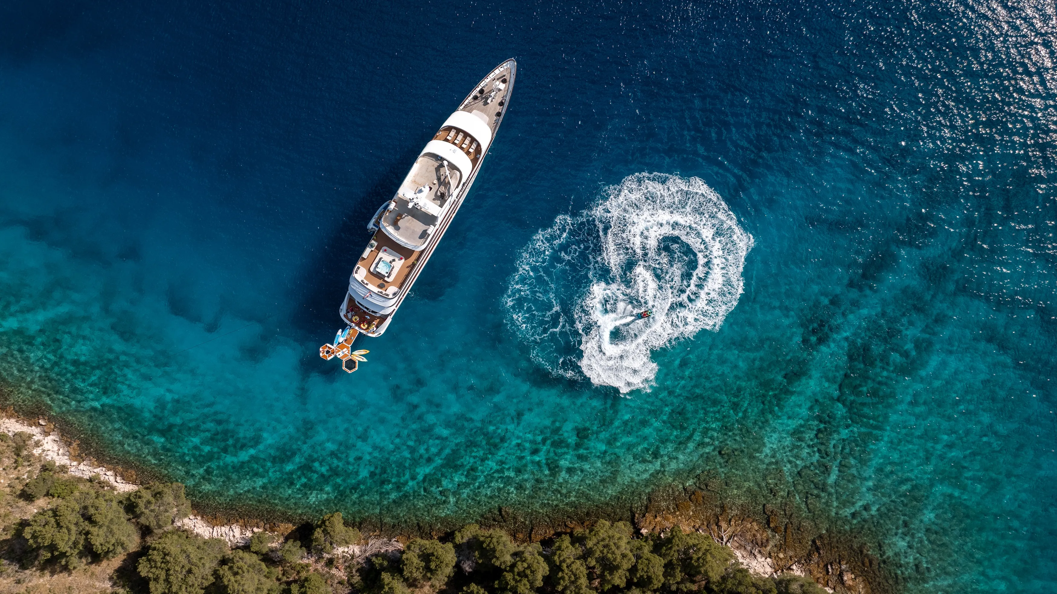 motor-yacht