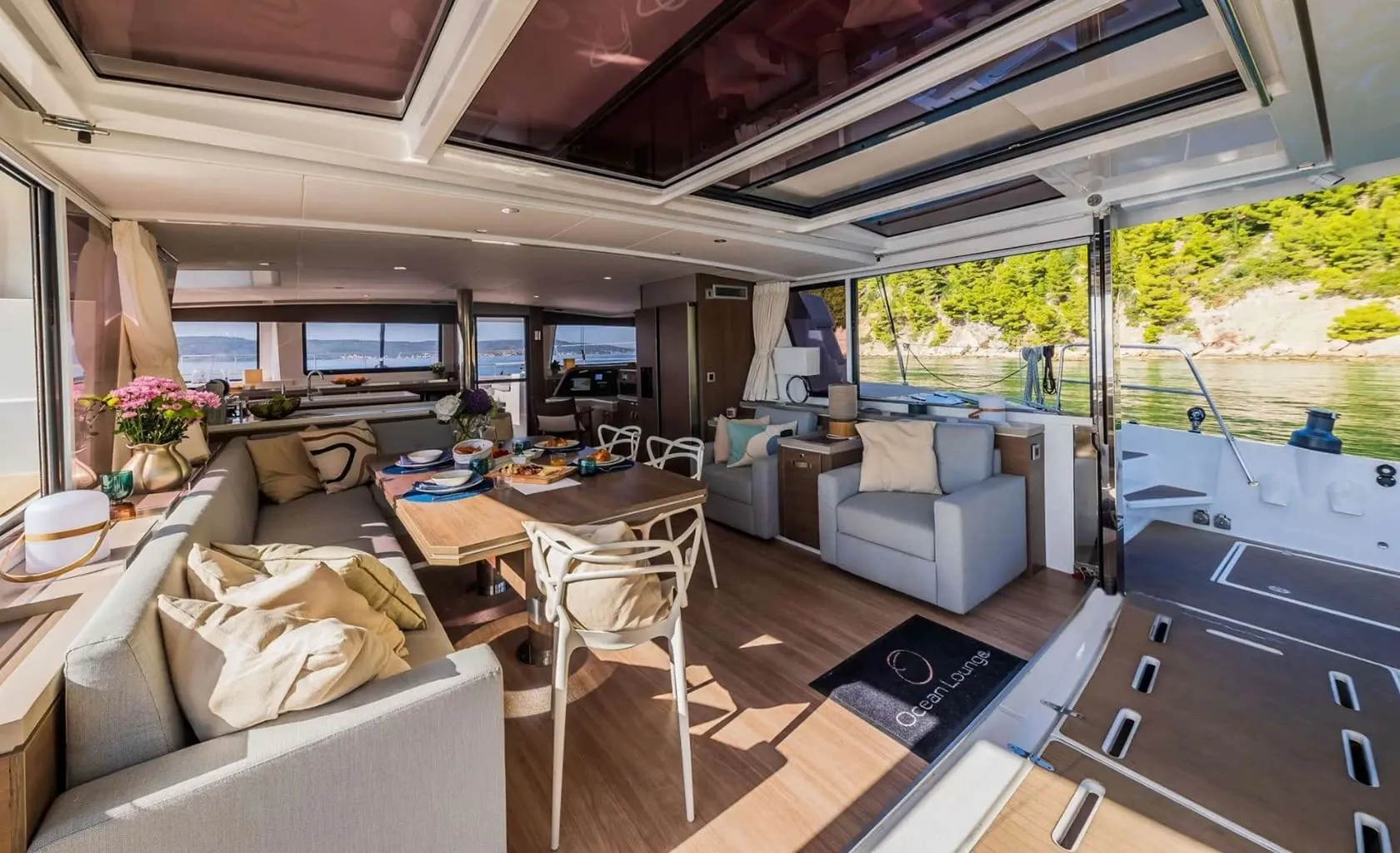 OCEAN LOUNGE Aft deck
