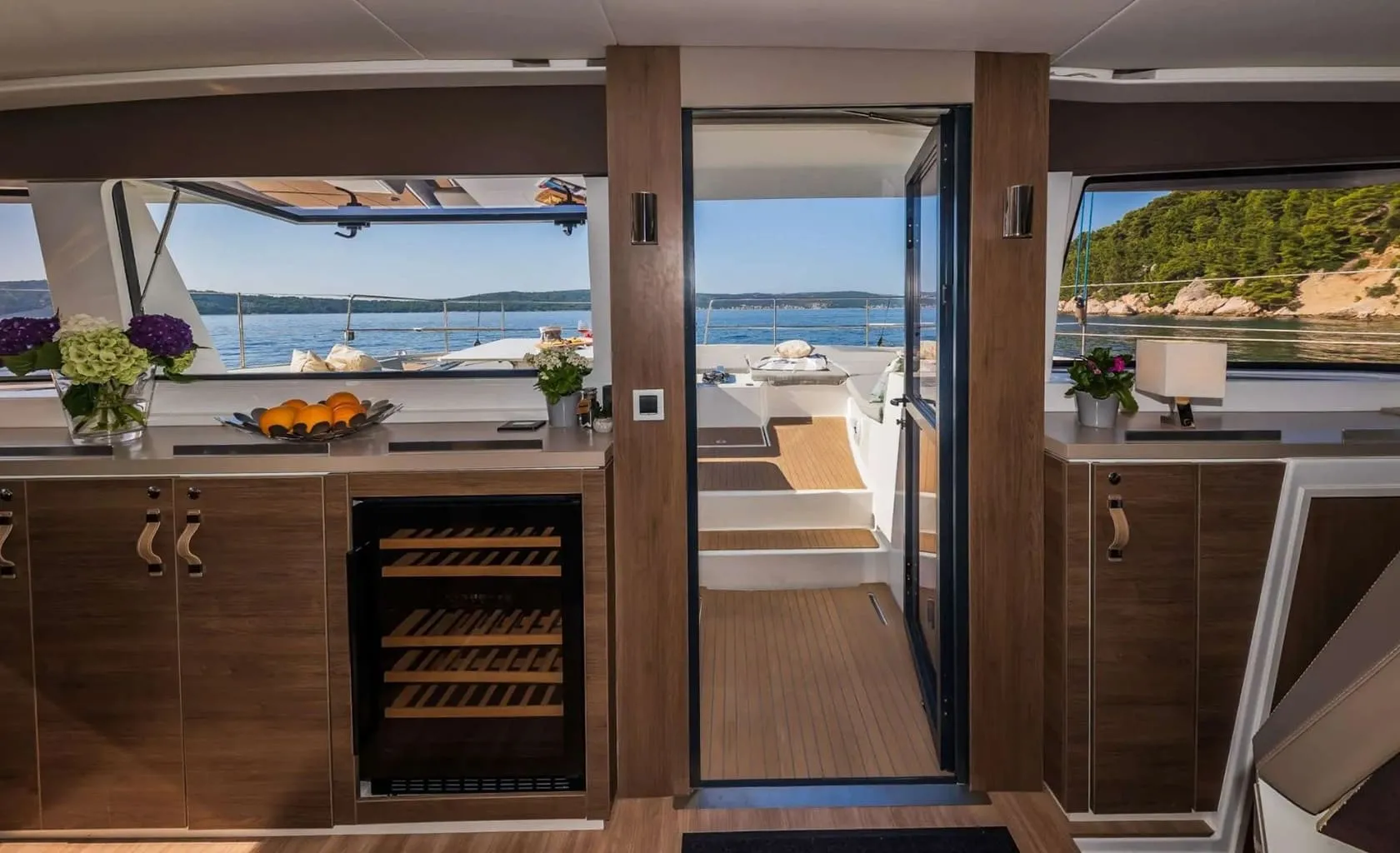 OCEAN LOUNGE Saloon
