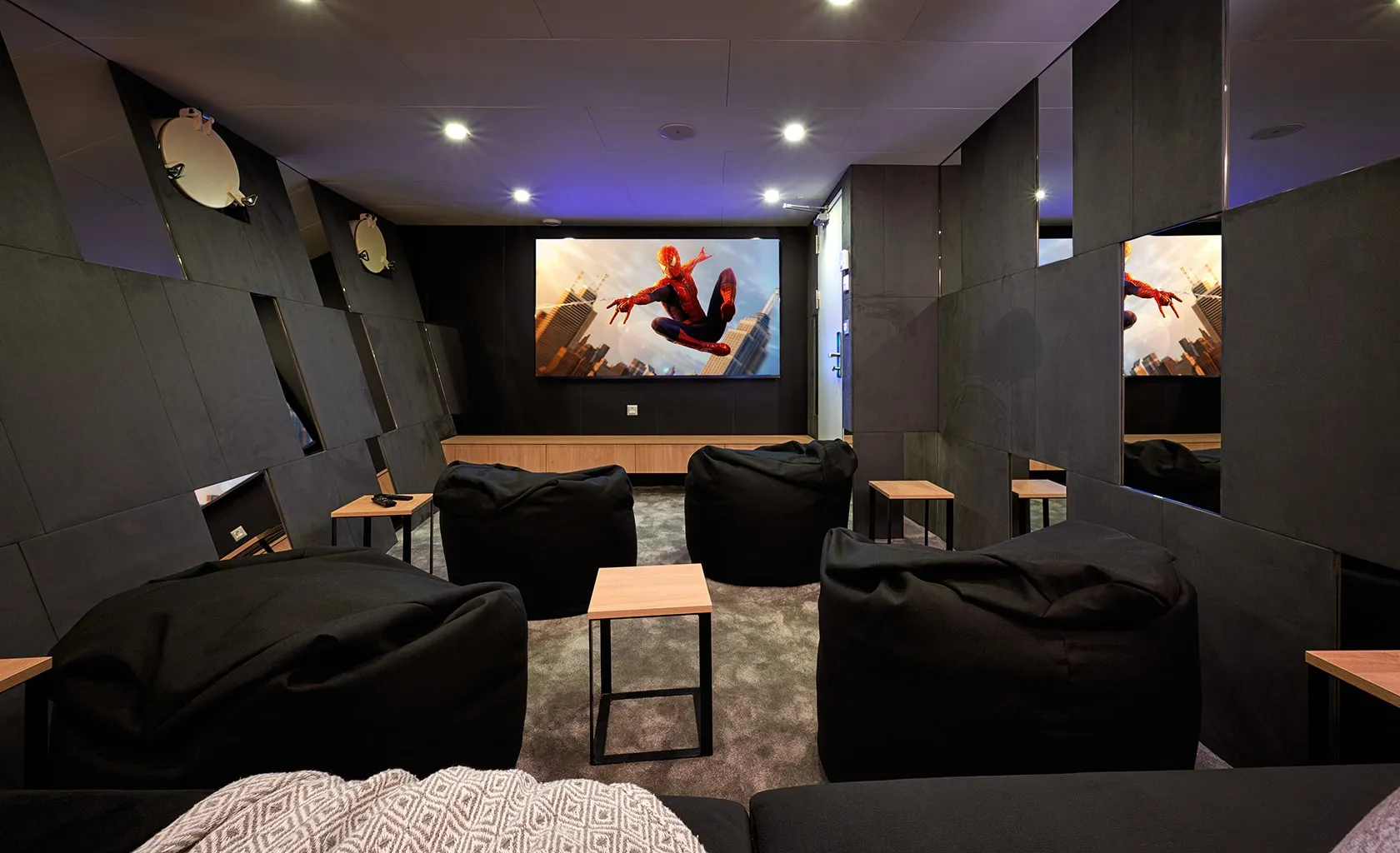 OHANA Cinema room