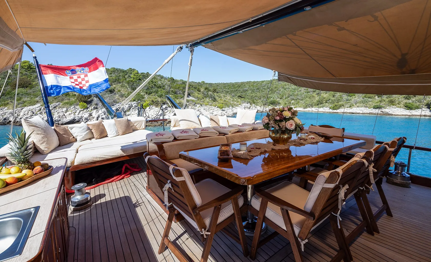 PACHA Aft deck