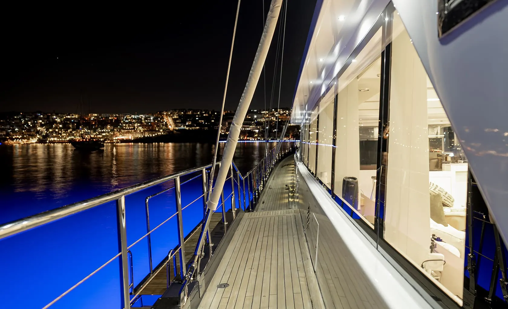 PERLA DEL MARE Side deck