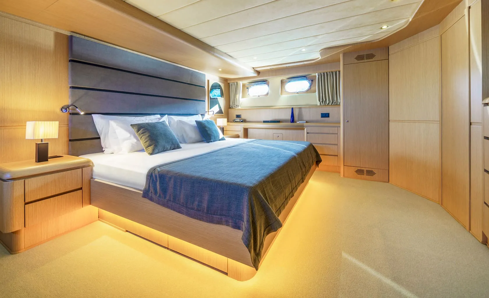 PHANTOM Master cabin
