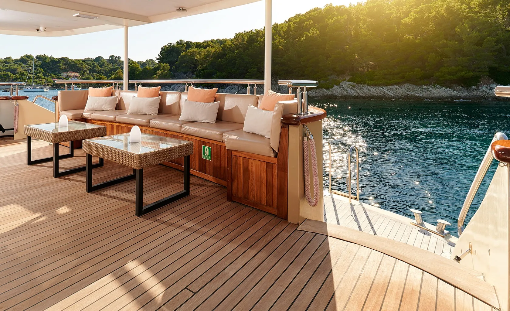 QUEEN ELEGANZA Aft deck