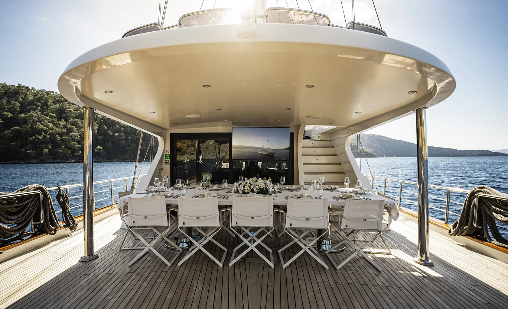 QUEEN OF MAKRI Aft deck