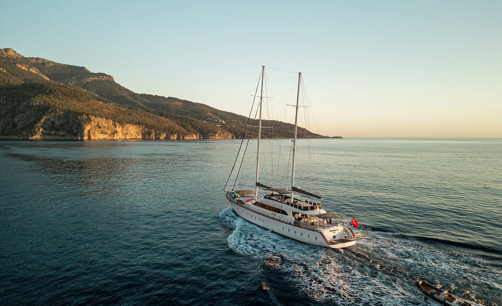 QUEEN OF MAKRI Cruising