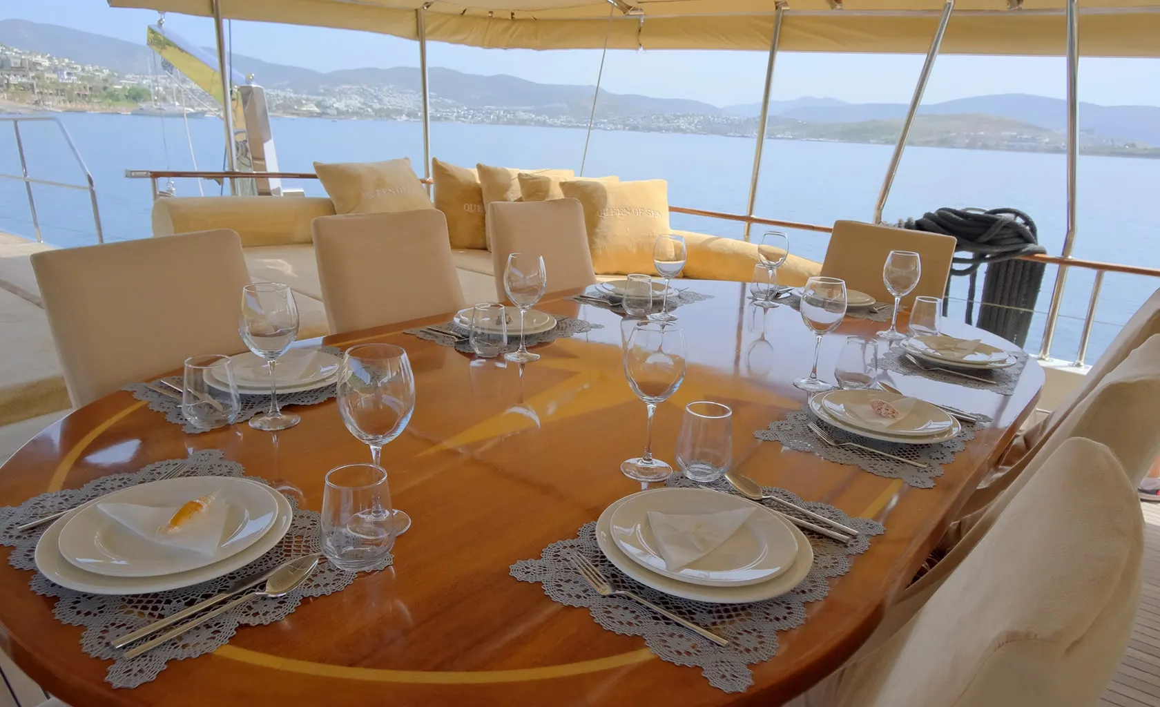 QUEEN OF SEA Table decoration