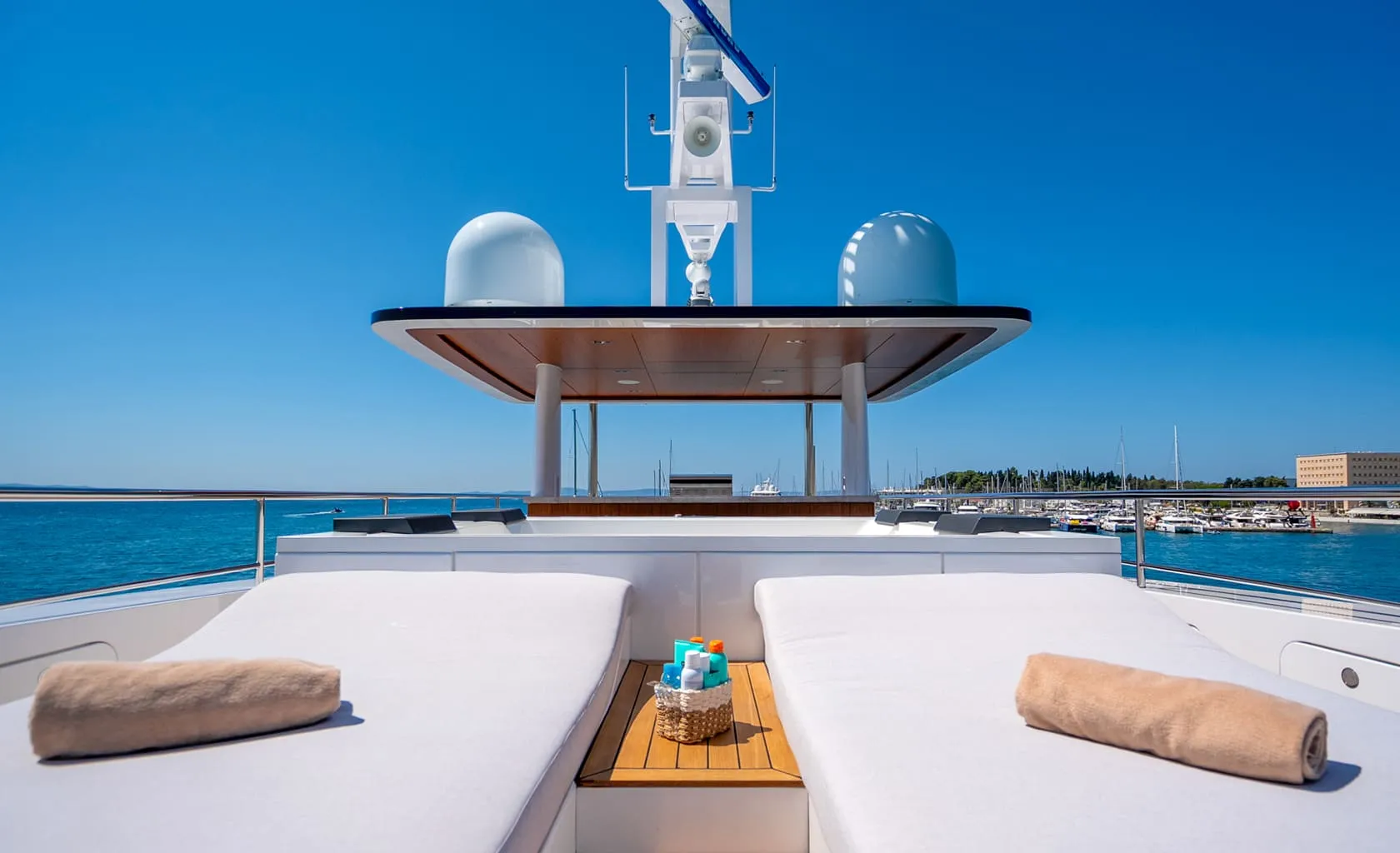 RENATA Sundeck jacuzzi