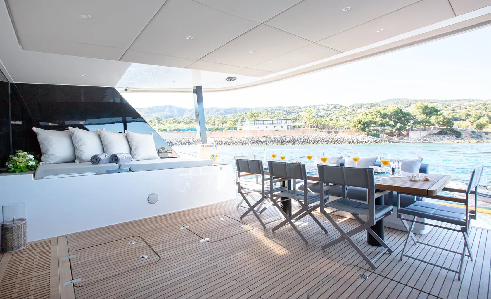 SUN BREEZE Aft deck