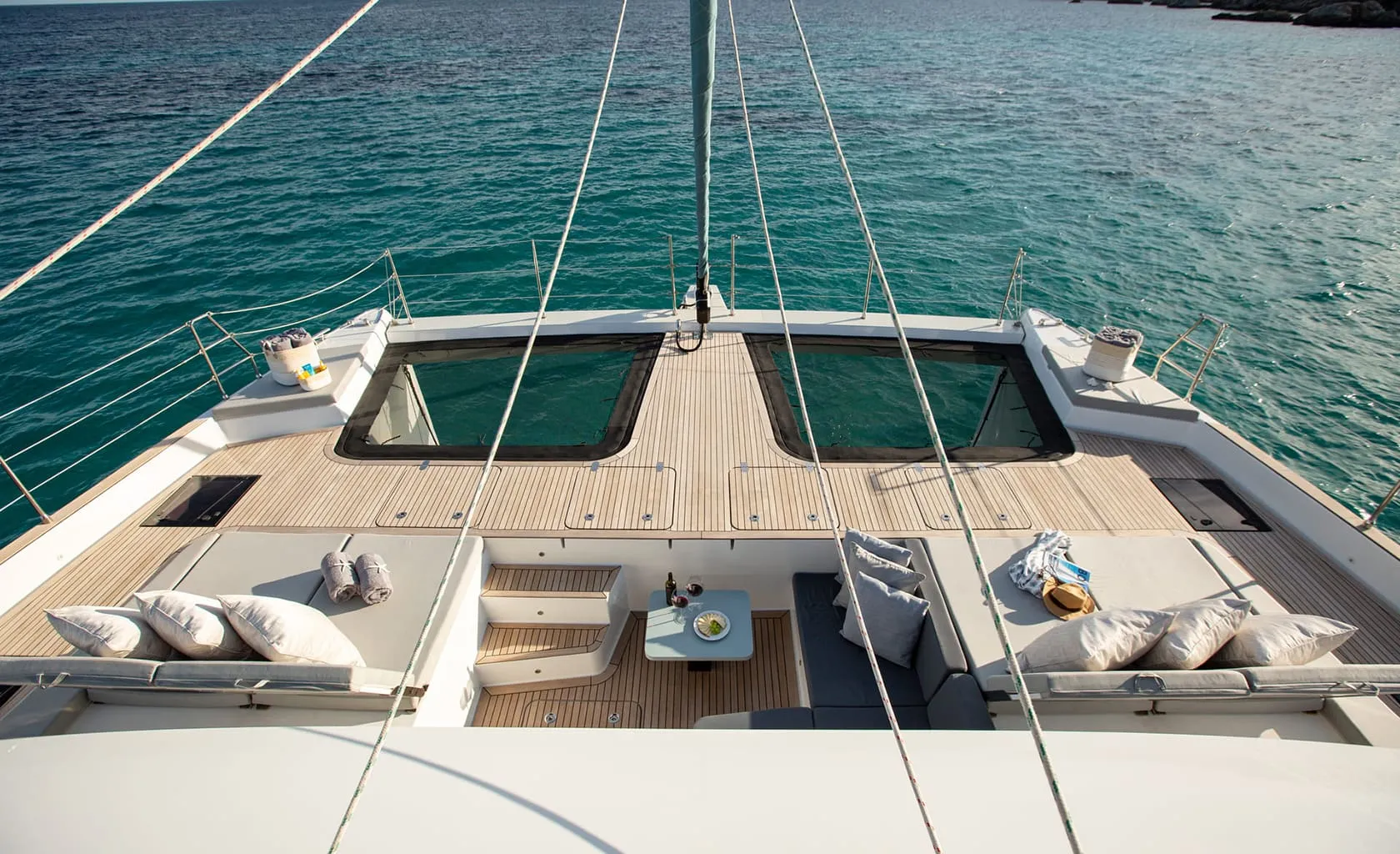 SUN BREEZE Bow deck