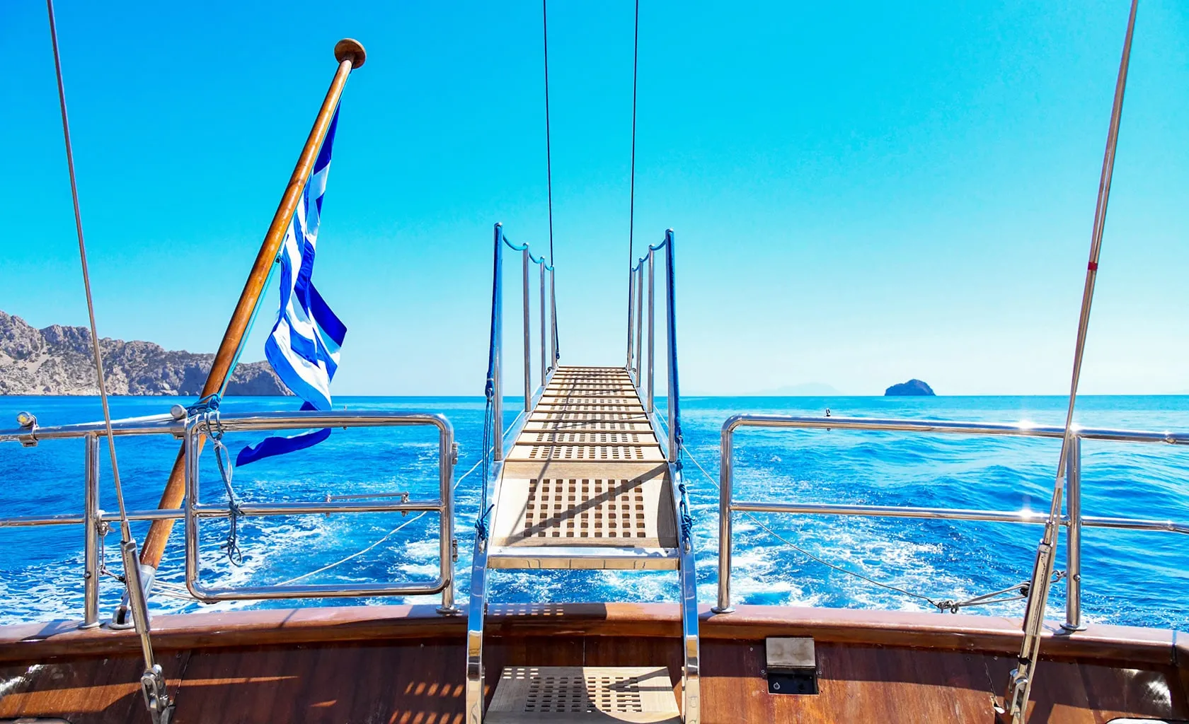 TAMARITA Aft deck