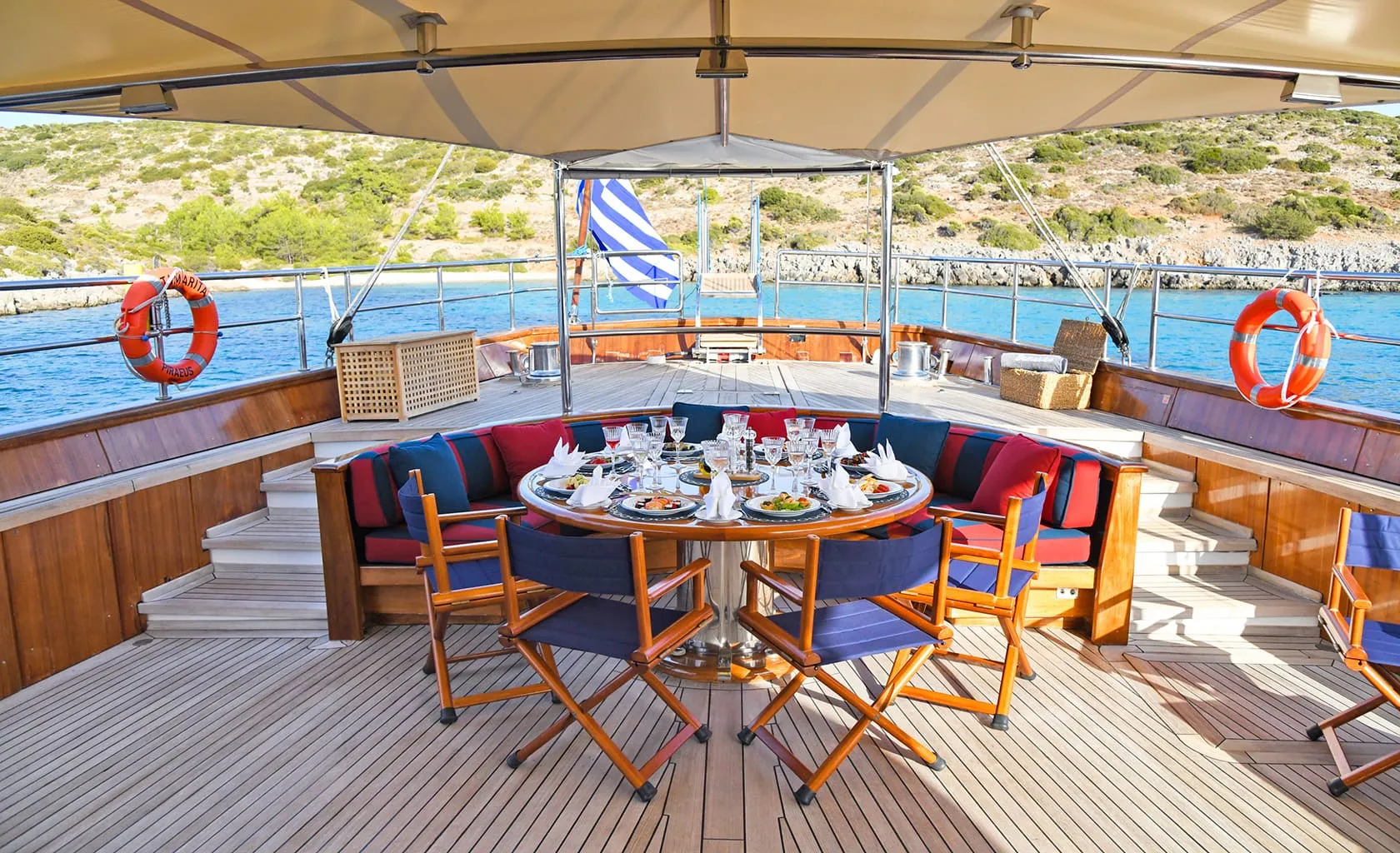 TAMARITA Aft deck