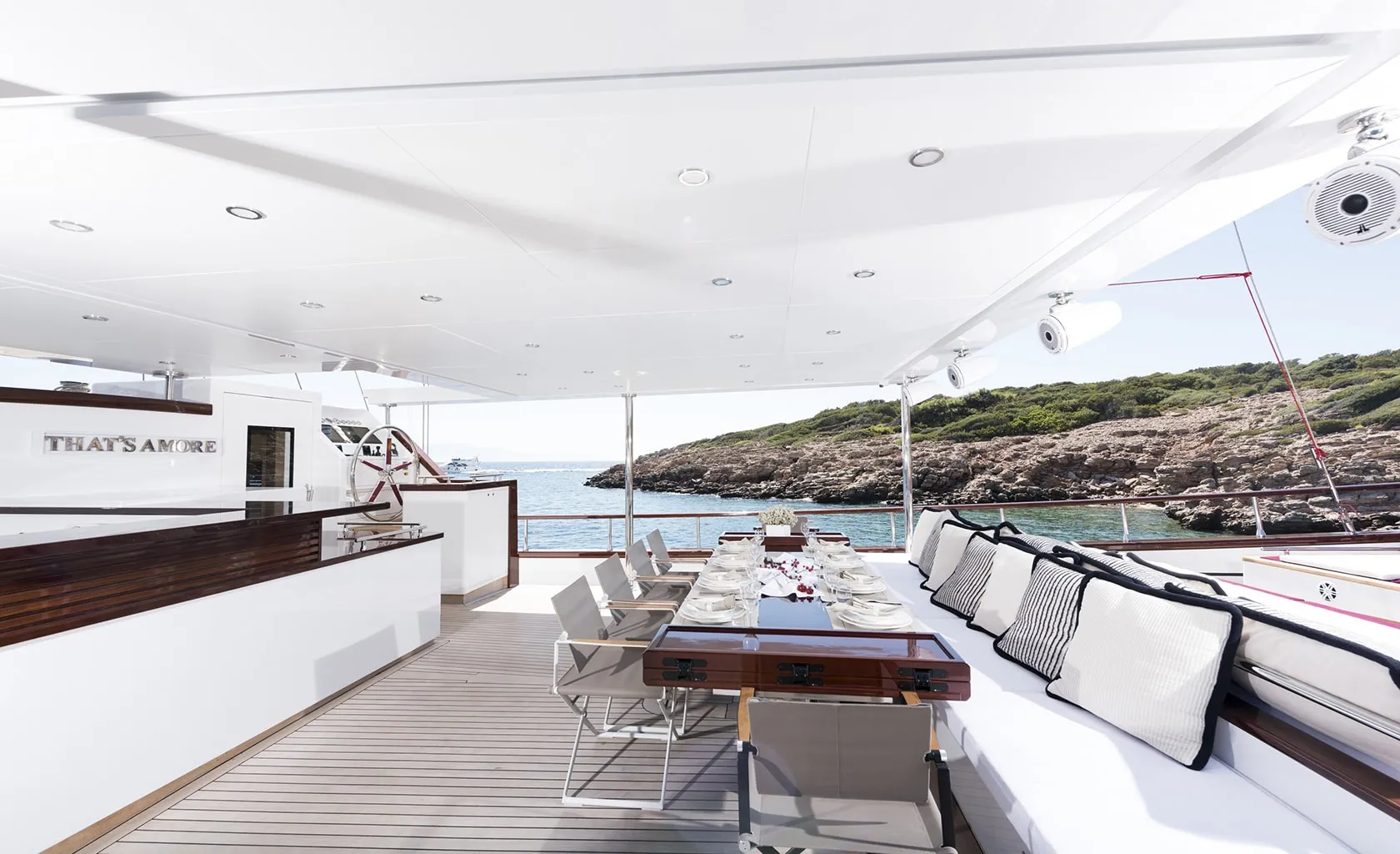 THAT'S AMORE Aft deck