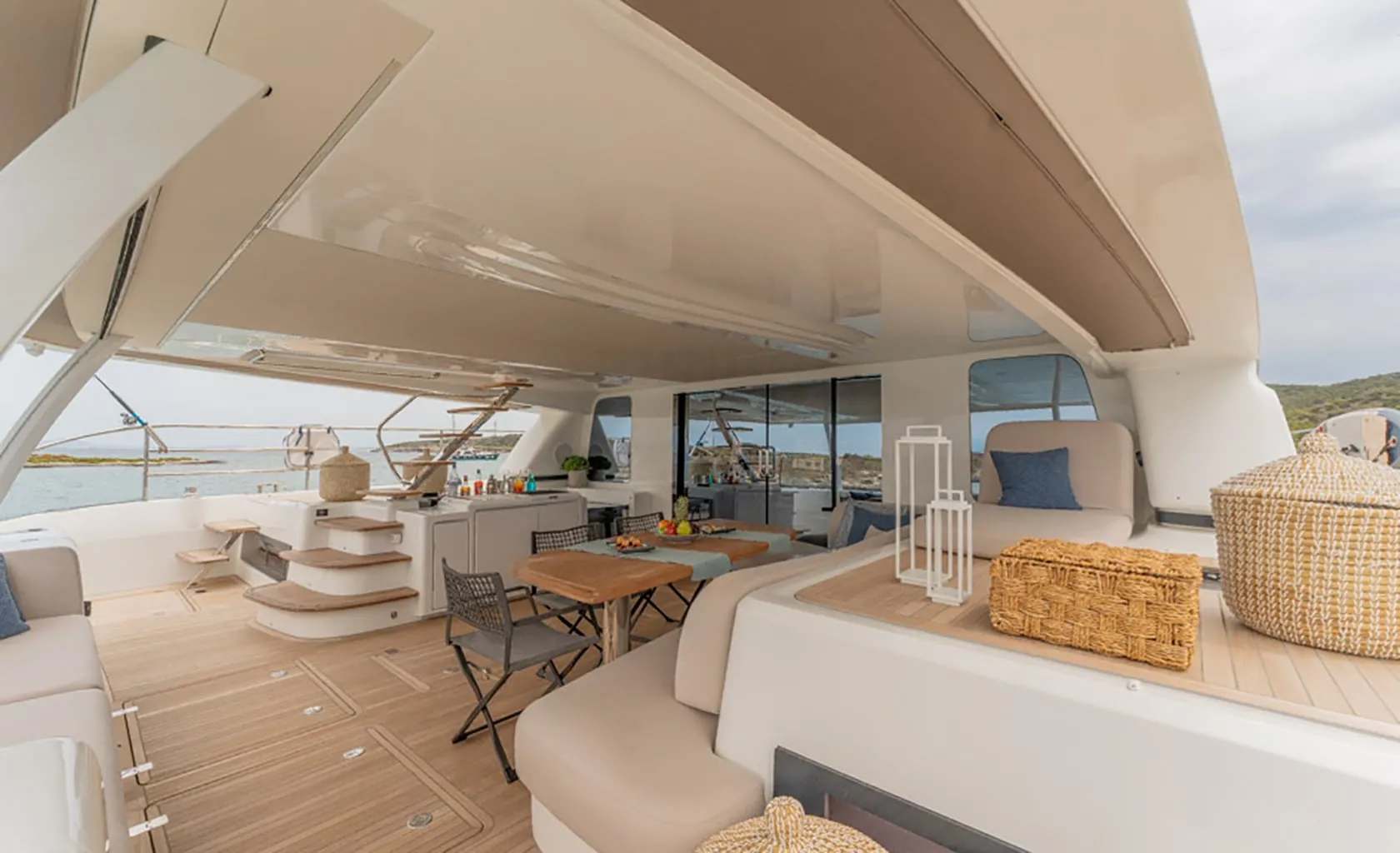 VALIUM 67 Aft deck