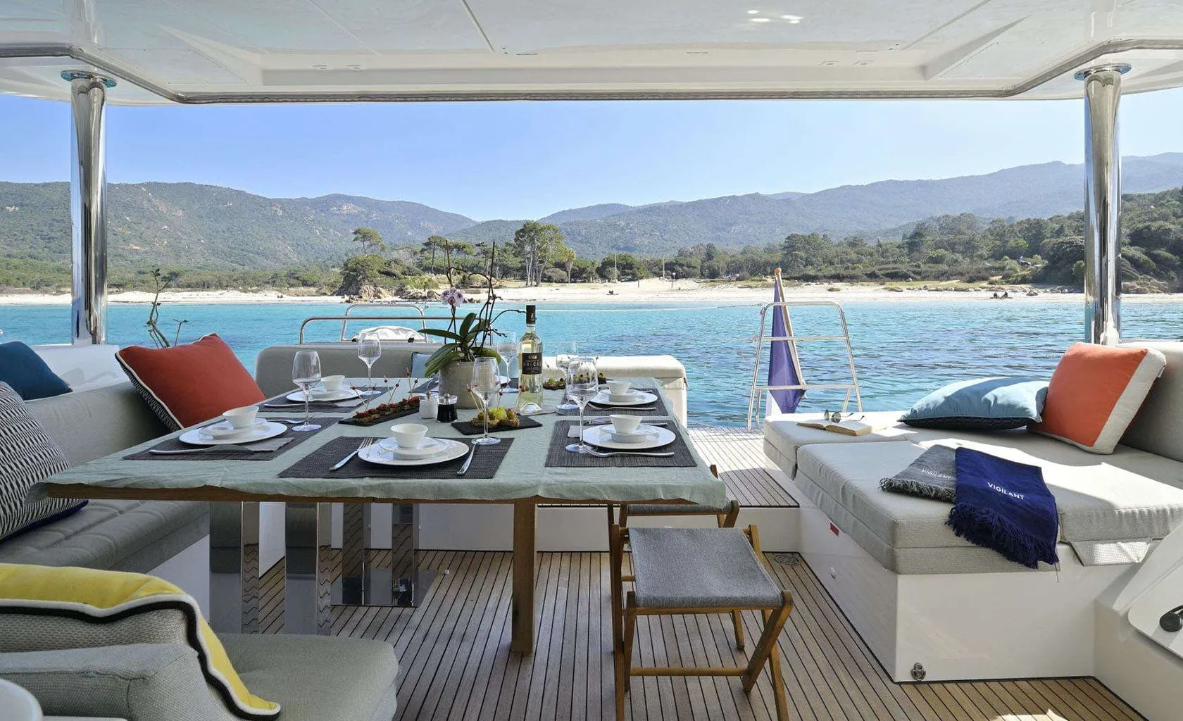 VIGILANT 2 Aft deck