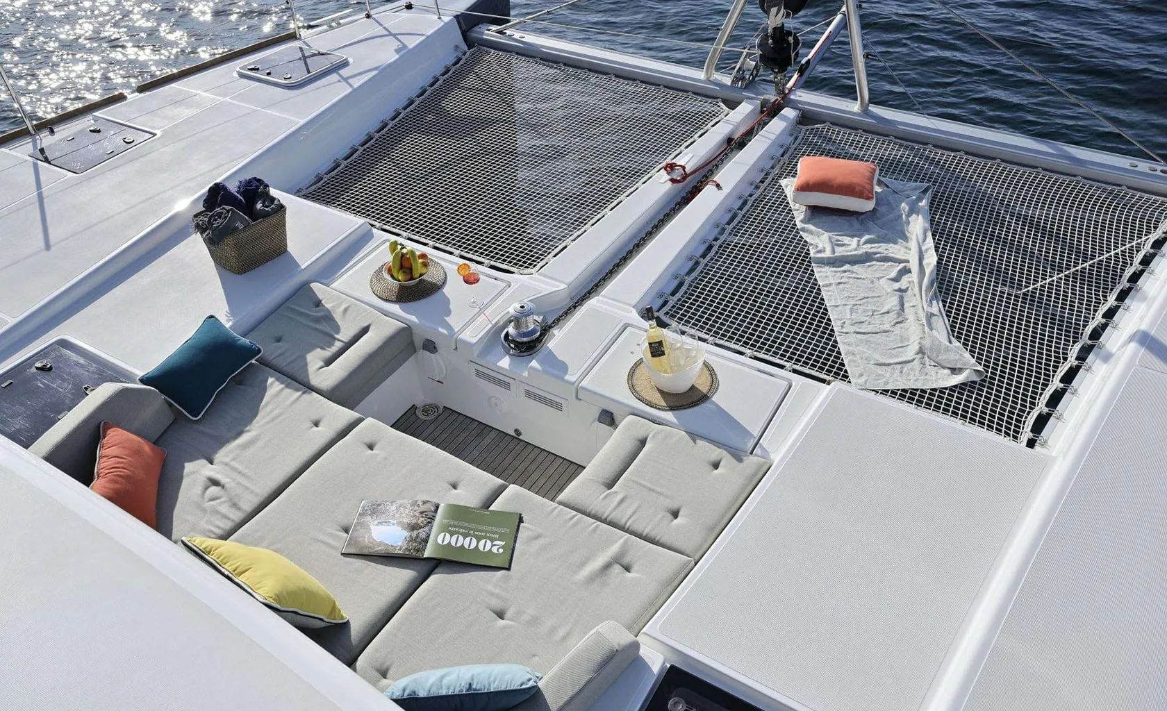 VIGILANT 2 Bow deck