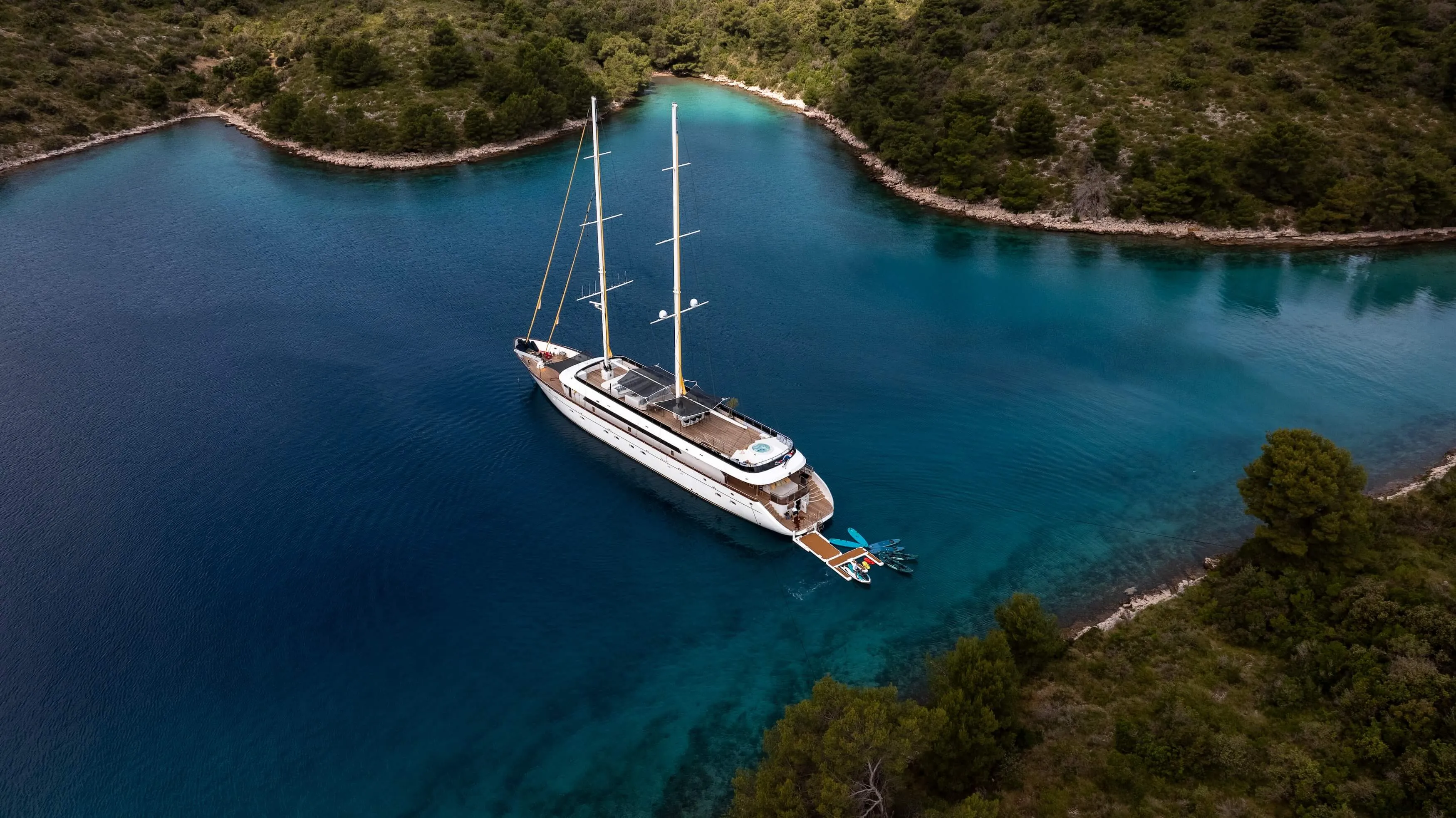 yacht contract