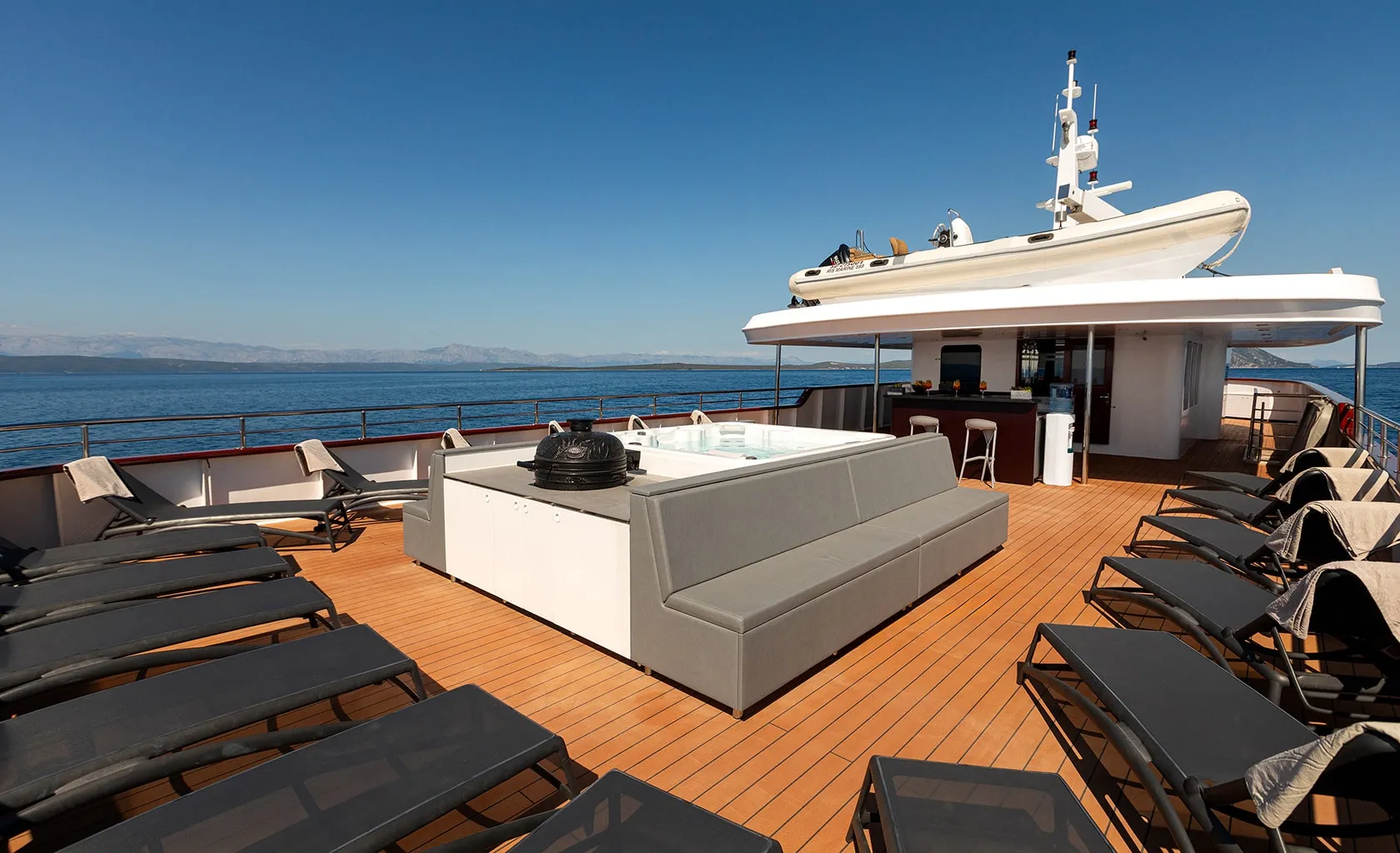 YOLO Sun deck