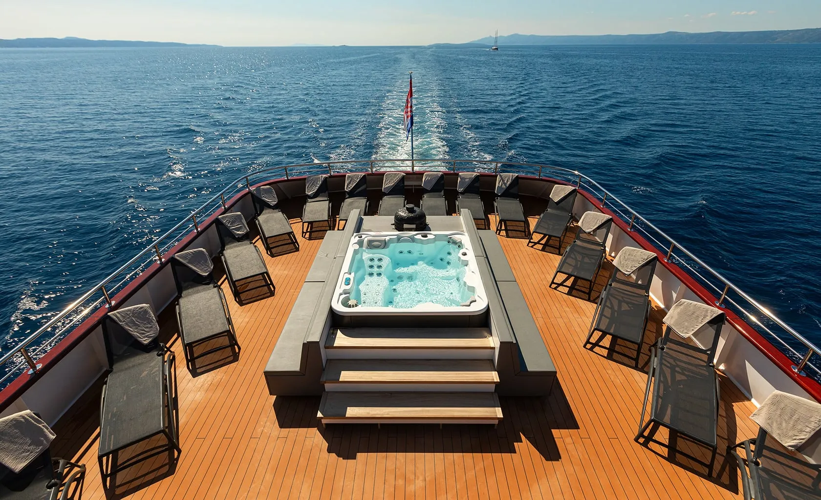YOLO Sun deck